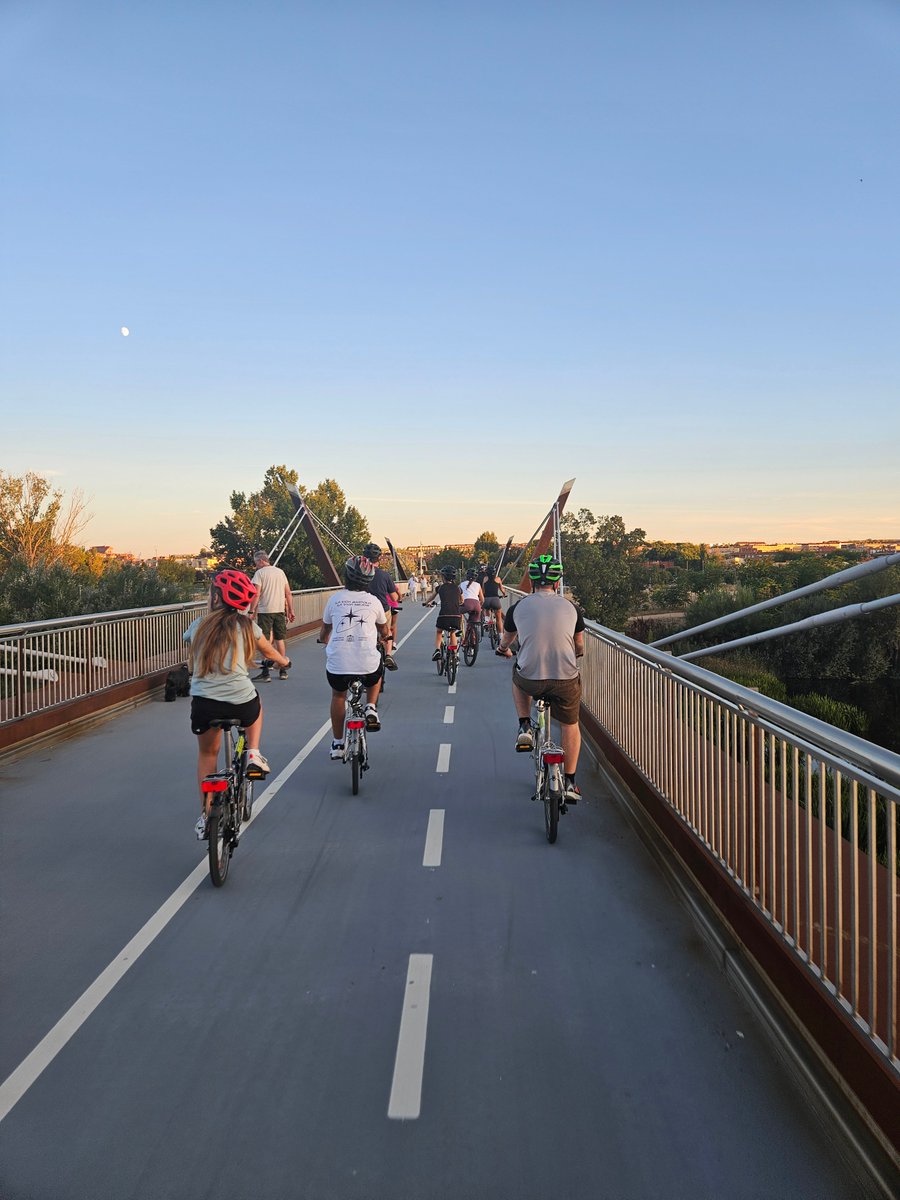 oficinaverde's tweet photo. ¡Un sincero GRACIAS a todos los que os habéis sumado a la Semana Europea de la Movilidad en la @usal este año! Vuestro compromiso es clave para que la ciudad se mueva de forma más respetuosa y sostenible 💚
🚌🚶♀️🚲 #SEM2026 #MobilityWeek #MovilidadParaTodasLasPersonas #USALaBici https://t.co/BvNhHKfgje