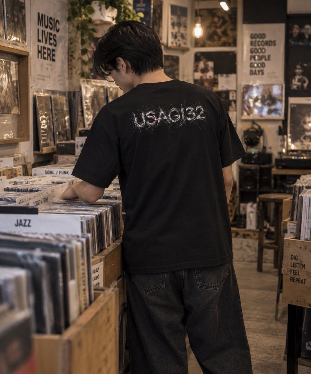 IROHworks's tweet photo. DIG DEEPER.

表通りにはない音を探す。

USAGI32 / SCRIBBLE ART
BASS EDITION
#USAGI32 #Streetwear https://t.co/FX8baNa194