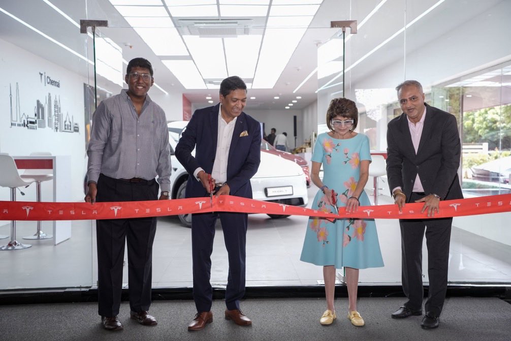 UpdatesChennai's tweet photo. 🚨Tesla debuts in Chennai with a new Experience Centre at Express Avenue https://t.co/zlY36guSTP