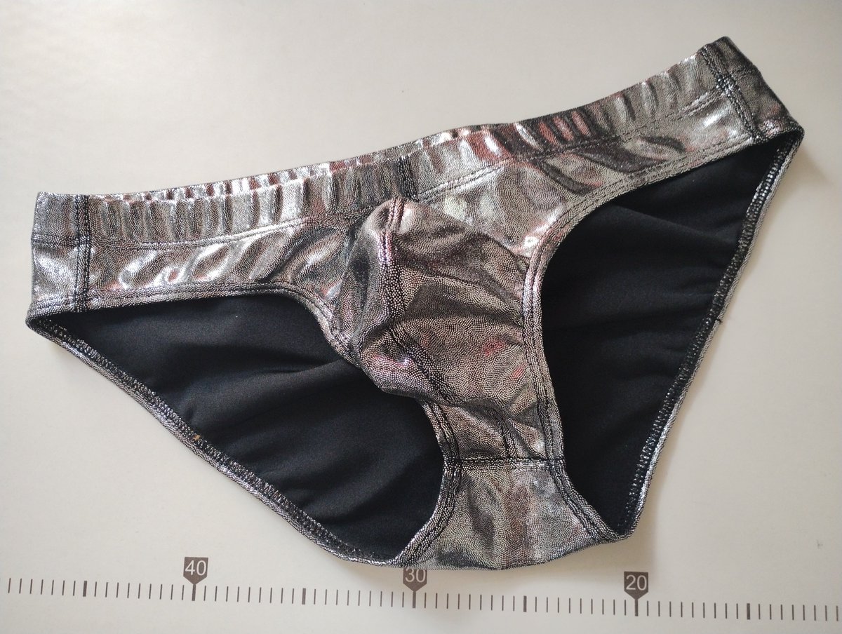 calzonero_14's tweet photo. Bikini metálico talla M, $70.00 https://t.co/BnficbJhEI
