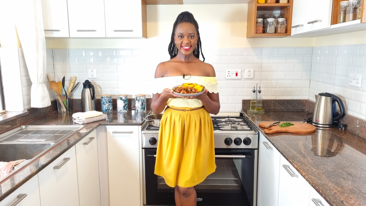 KaluhisKitchen's tweet photo. I would like for us to dedicate the coming weekend to five of my maaaaany chicken recipes. I hope you try one, if not all 💛

1. My sticky spicy orange chicken strips, easy to make and magnificent in flavor😍😍! See: https://t.co/Wzhrz3MlTB / https://t.co/J47YTi0x8A https://t.co/ZD6N3XTI3h