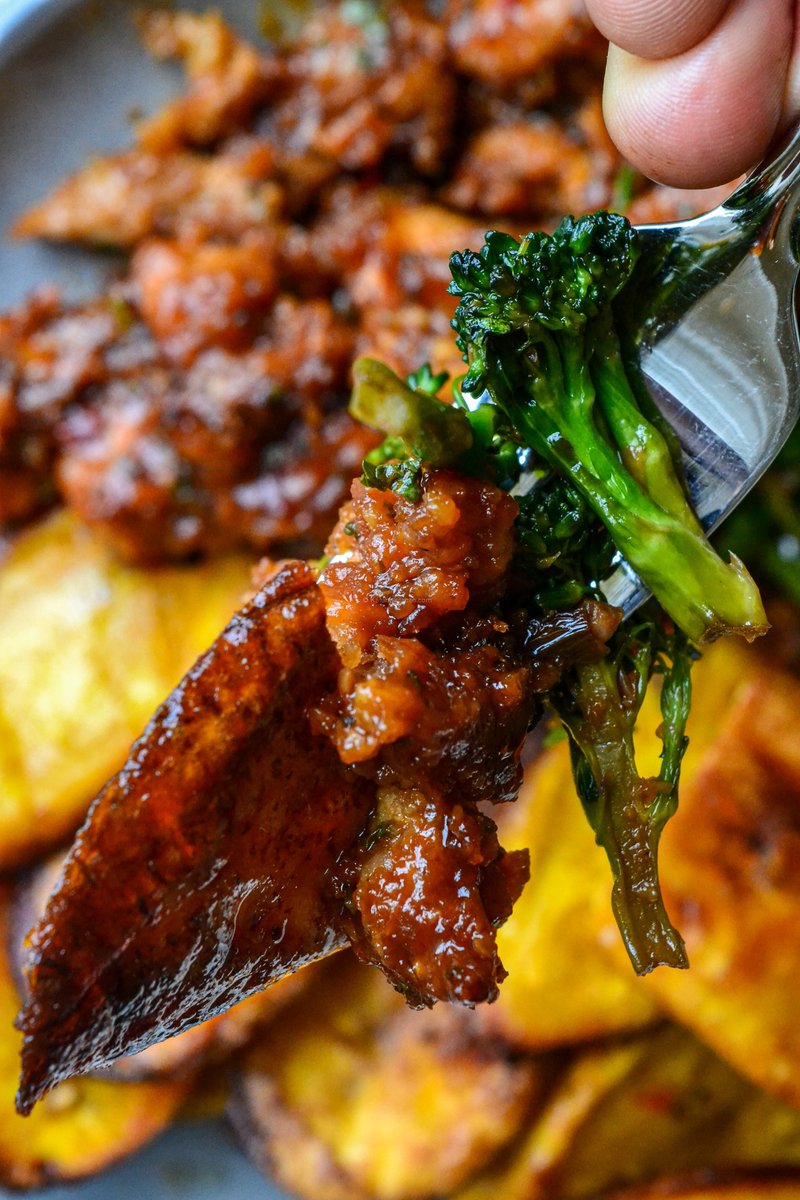 KaluhisKitchen's tweet photo. I would like for us to dedicate the coming weekend to five of my maaaaany chicken recipes. I hope you try one, if not all 💛

1. My sticky spicy orange chicken strips, easy to make and magnificent in flavor😍😍! See: https://t.co/Wzhrz3MlTB / https://t.co/J47YTi0x8A https://t.co/ZD6N3XTI3h