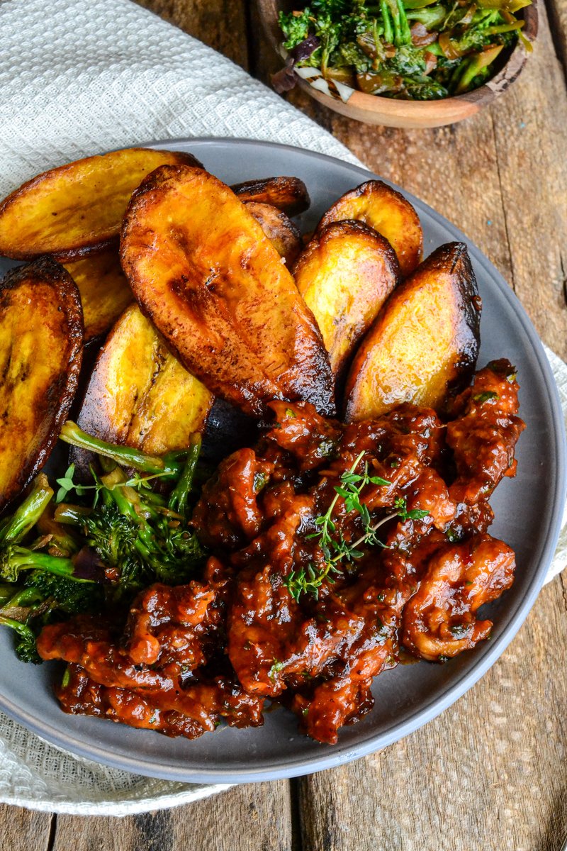 KaluhisKitchen's tweet photo. I would like for us to dedicate the coming weekend to five of my maaaaany chicken recipes. I hope you try one, if not all 💛

1. My sticky spicy orange chicken strips, easy to make and magnificent in flavor😍😍! See: https://t.co/Wzhrz3MlTB / https://t.co/J47YTi0x8A https://t.co/ZD6N3XTI3h