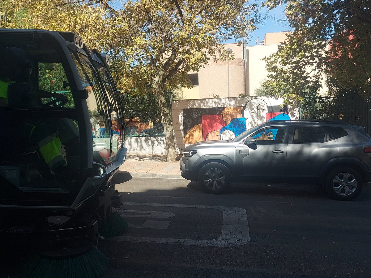 KevinVilla67736's tweet photo. @MalasLenguas_Tv @SarahPerezSanta Hoy limpiando getafe porque el domingo viene los puteros y drogatas de los socialistas https://t.co/ABMUvYnUf7