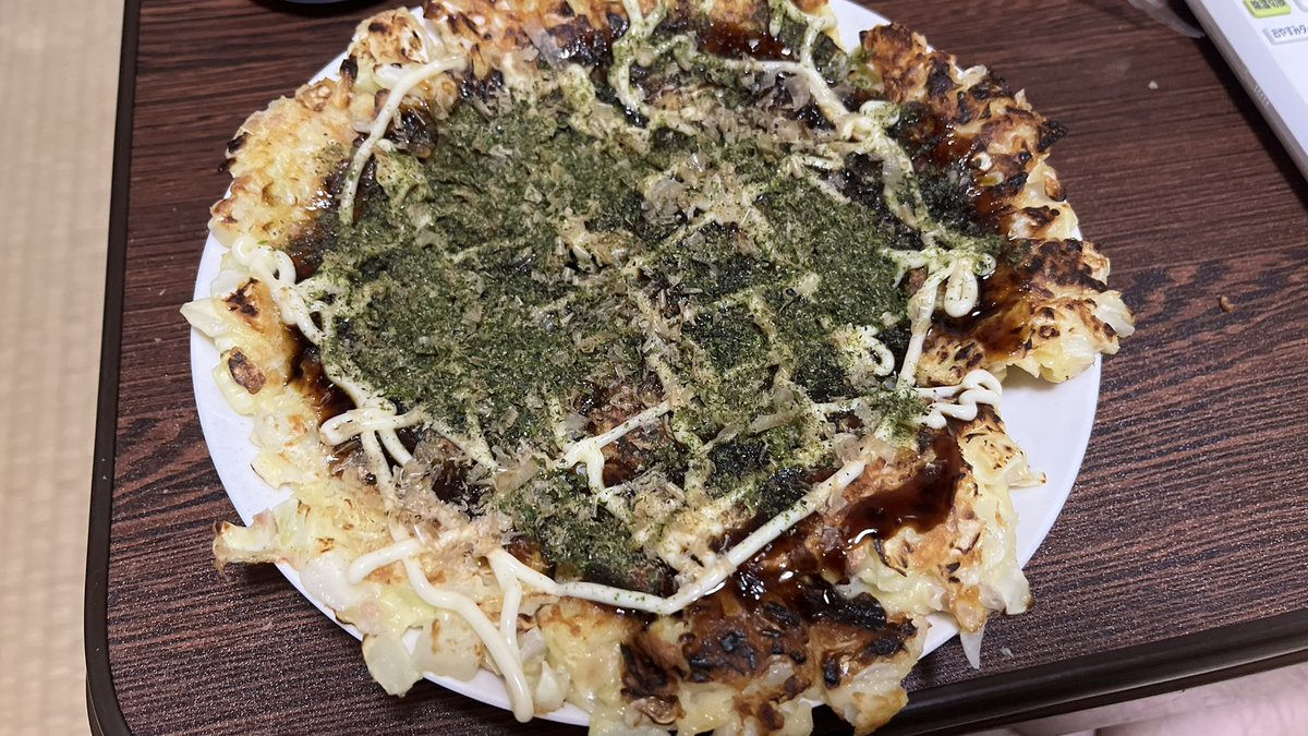 Rit_RizFlie's tweet photo. デカお好み焼き https://t.co/KSsYafWcyo