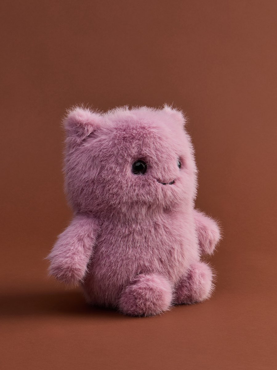 monseuil_staff's tweet photo. ＜GLIMPY（グリンピー）はこんなキャラクター＞
"Quietly happy. No reason needed." 
なにかいいことがあったわけでもないけれど、ふんわりと楽しい気分でいられる
https://t.co/deHgYTU1QH
#themoods #glimpy #ぬいぐるみ #ぬい活 https://t.co/91HN5QJkdZ