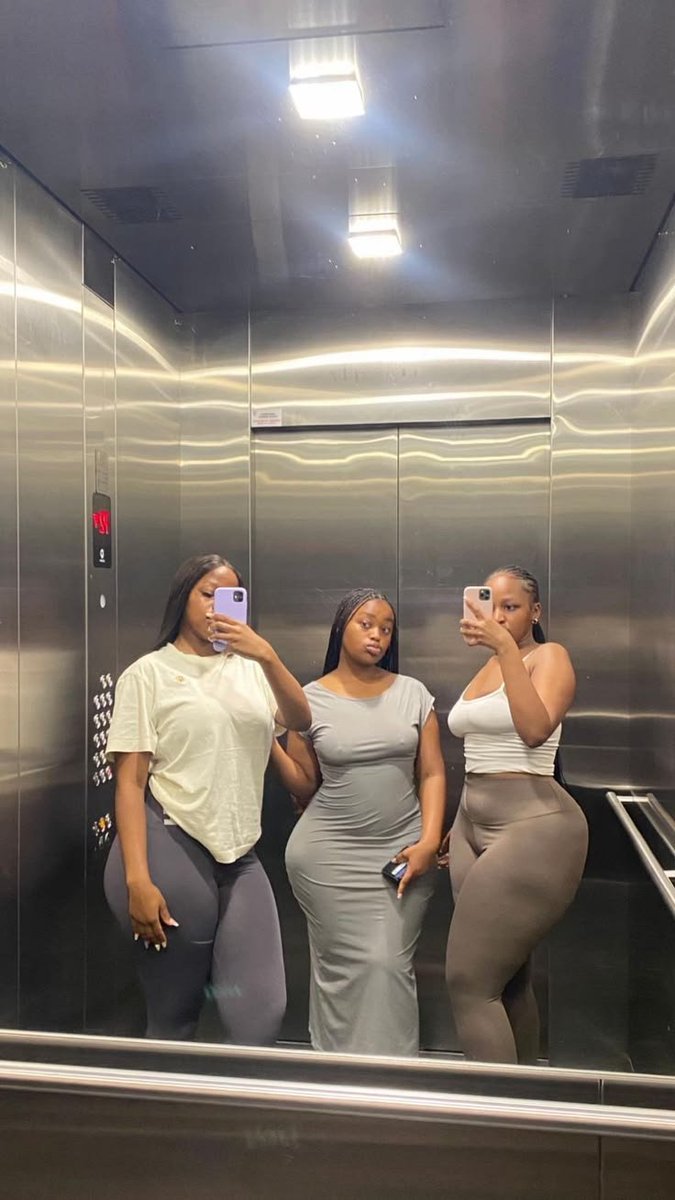 Iamlytan001's tweet photo. What happens when you see your babe coming along with her friends? https://t.co/TcWSWsDAO5