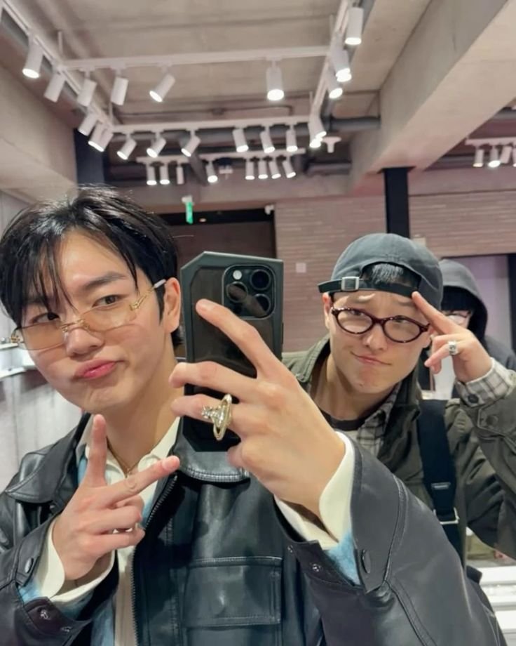 journeyjib's tweet photo. PENTAGON AND WOODZ AT KRAZY FESTIVAL DAY 1🥹 kino and seungyoun reunion!! dearest kino, please ask your friend to do the 겁쟁이 (Coward) challenge plsssss https://t.co/gzRyp6nOPj