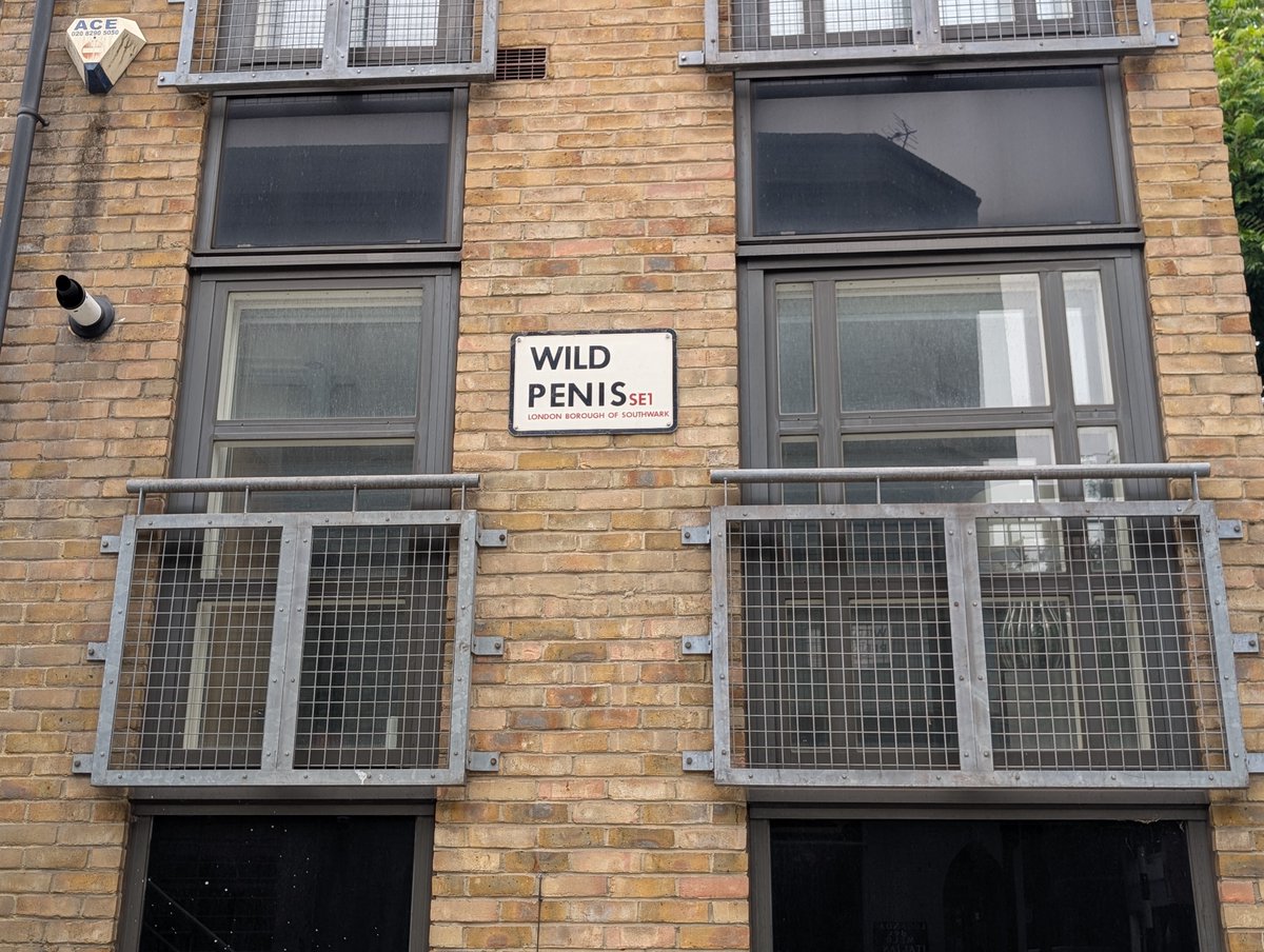 squirrelpot's tweet photo. Unusual street name in #Bermondsey https://t.co/n28thEx8Wt