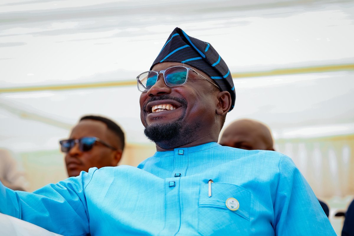 abbaaliyu_'s tweet photo. Electricity access matters most when people can use it to improve their daily lives and grow their businesses. That was very much on my mind as we commissioned the 581kWp interconnected mini-grid in Oke-Oyi, Ilorin East LGA, Kwara State.

Delivered under the Interconnected Mini-Grid Acceleration Scheme (IMAS) by Nayo Tropical Technologies Limited, the project has a total installed solar capacity of 581kWp, comprising 1,336 solar panels, alongside 1.4MW of battery storage. Approximately 10 kilometres of distribution cables and transformers support the network, extending electricity connections to homes and productive users in a community with an estimated population of 13,000 people.

At the commissioning, the Honourable Minister of Power, Chief Joseph Tegbe, reminded us that investments in electricity must translate into better livelihoods and more economic opportunities. I share that view. The value of this project will be seen in how reliably it serves the people of Oke-Oyi and what they are able to do with that power.