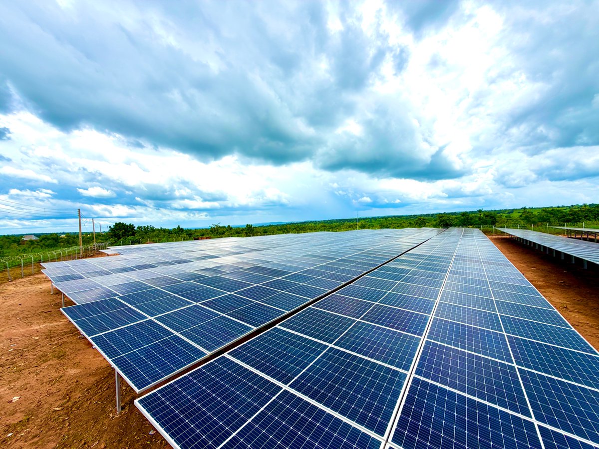 abbaaliyu_'s tweet photo. Electricity access matters most when people can use it to improve their daily lives and grow their businesses. That was very much on my mind as we commissioned the 581kWp interconnected mini-grid in Oke-Oyi, Ilorin East LGA, Kwara State.

Delivered under the Interconnected Mini-Grid Acceleration Scheme (IMAS) by Nayo Tropical Technologies Limited, the project has a total installed solar capacity of 581kWp, comprising 1,336 solar panels, alongside 1.4MW of battery storage. Approximately 10 kilometres of distribution cables and transformers support the network, extending electricity connections to homes and productive users in a community with an estimated population of 13,000 people.

At the commissioning, the Honourable Minister of Power, Chief Joseph Tegbe, reminded us that investments in electricity must translate into better livelihoods and more economic opportunities. I share that view. The value of this project will be seen in how reliably it serves the people of Oke-Oyi and what they are able to do with that power.