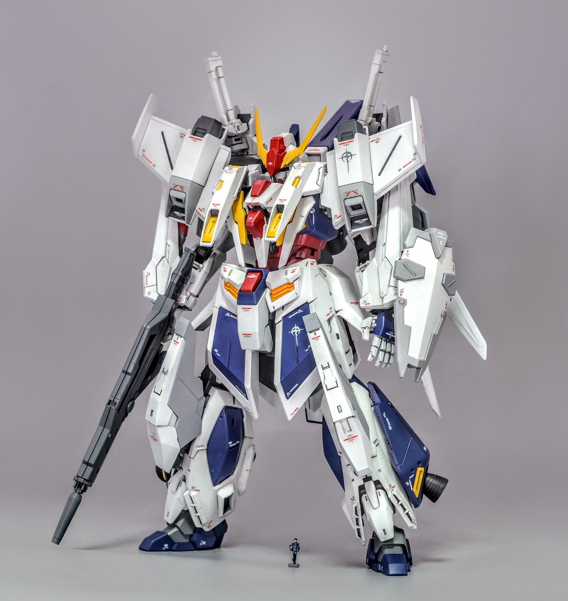 O15RXnhQL8nvfYW's tweet photo. 【ミクスィード（MiXied）・ガンダム】
完成しました！

HGやMGの色々なキットをミキシングしてクスィーのシルエットを再現してみました
※HGクスィーは未使用です

コクピット開閉や高速飛行形態への変形も可能です
#ガンプラ
#閃光のハサウェイ
設定や解説など続きもどうぞ！↓ https://t.co/r5OVPcAj7J