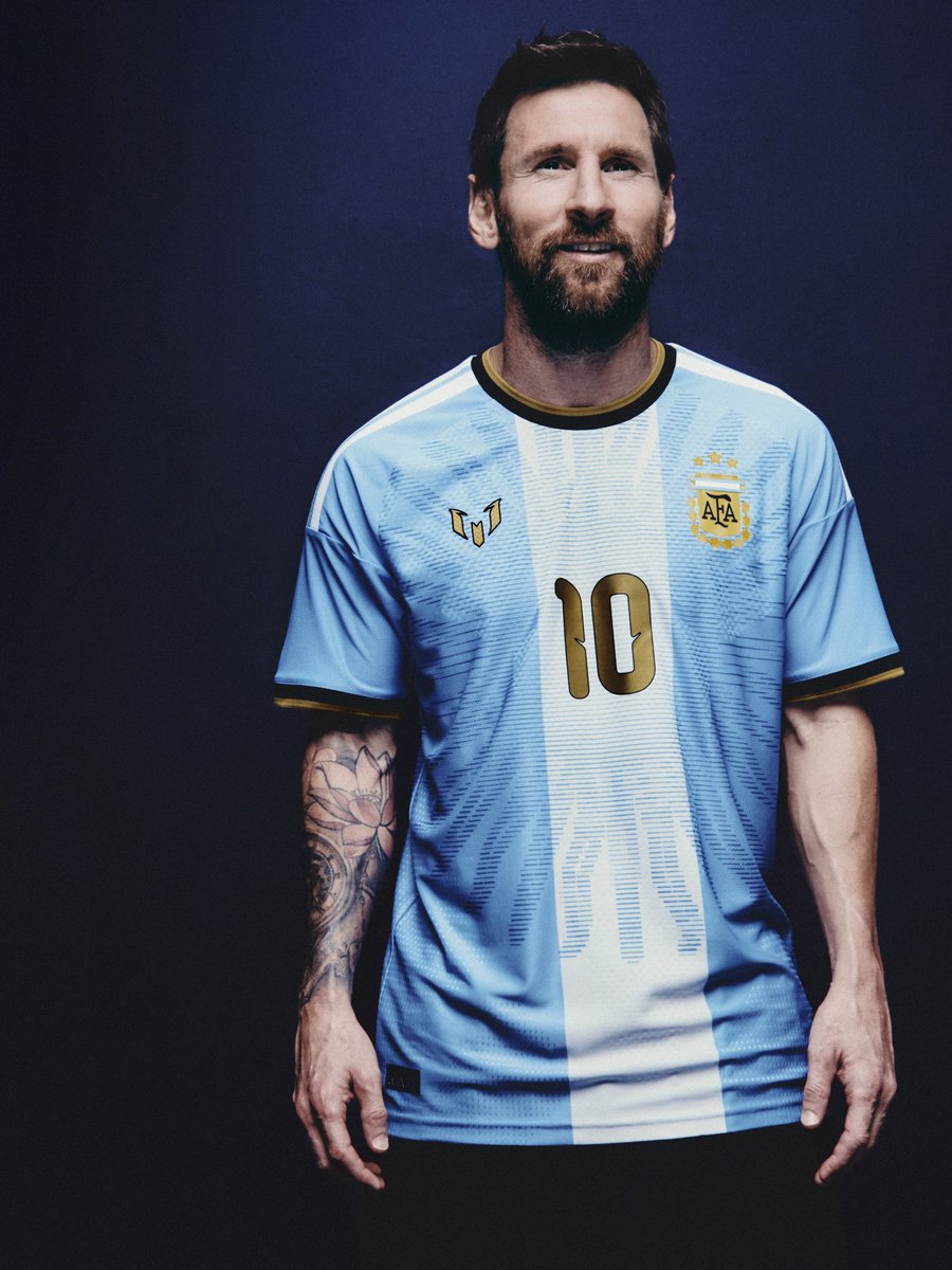 SofiMMartinez's tweet photo. La camiseta argentina edición especial Colección Messi para su despedida el 6 de octubre 🇦🇷 https://t.co/Fnr8ycyOwT