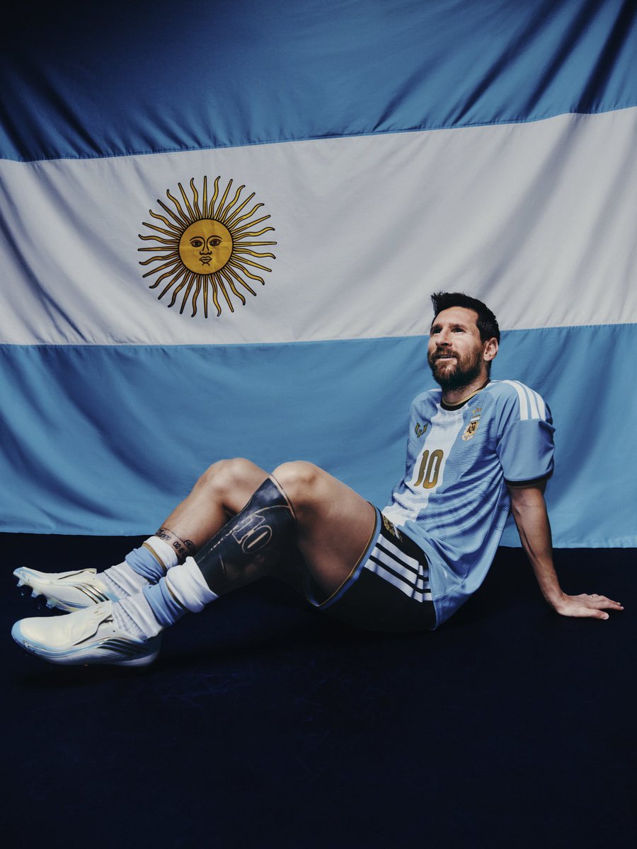 SofiMMartinez's tweet photo. La camiseta argentina edición especial Colección Messi para su despedida el 6 de octubre 🇦🇷 https://t.co/Fnr8ycyOwT