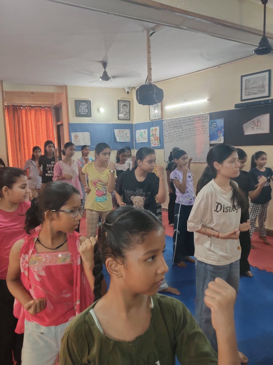 MittalShan50404's tweet photo. 🥋 Self-Defense Training at Skets Hope Center

Students actively participated in self-defense training, learning basic techniques, confidence, and discipline.

#SelfDefense #SelfDefenseTraining #SketsHopeCenter #StudentTraining #Confidence #Discipline #SkillDevelopment https://t.co/1AsAYChaeb