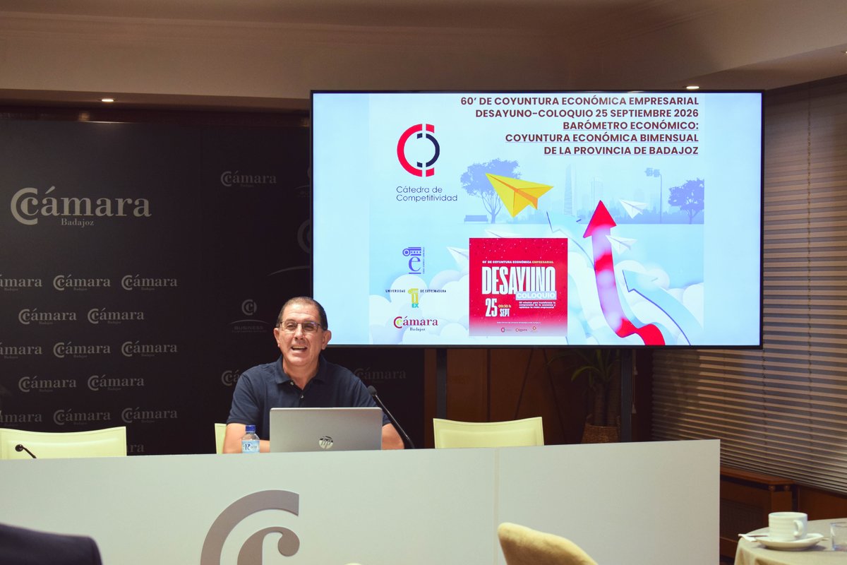 CamaradeBadajoz's tweet photo. 📊 La economía de Badajoz mantiene la estabilidad en 2026 tras la desaceleración del inicio de año.
👉 Noticia completa: https://t.co/zcG7cW4YuN
#CátedradeCompetitividad #OCEBA #Empresa #Extremadura https://t.co/7qb0UAA26T