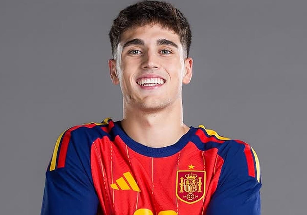 Somhiseremfcb's tweet photo. 🗣️ Pau Cubarsí: "Tengo más experiencia y he ganado masa muscular. Desde fuera puedo parecer un angelito, pero cuando me enfado o pasa algo que no me gusta, entonces muestro mi verdadera cara" https://t.co/Dx7ge8Pnpg