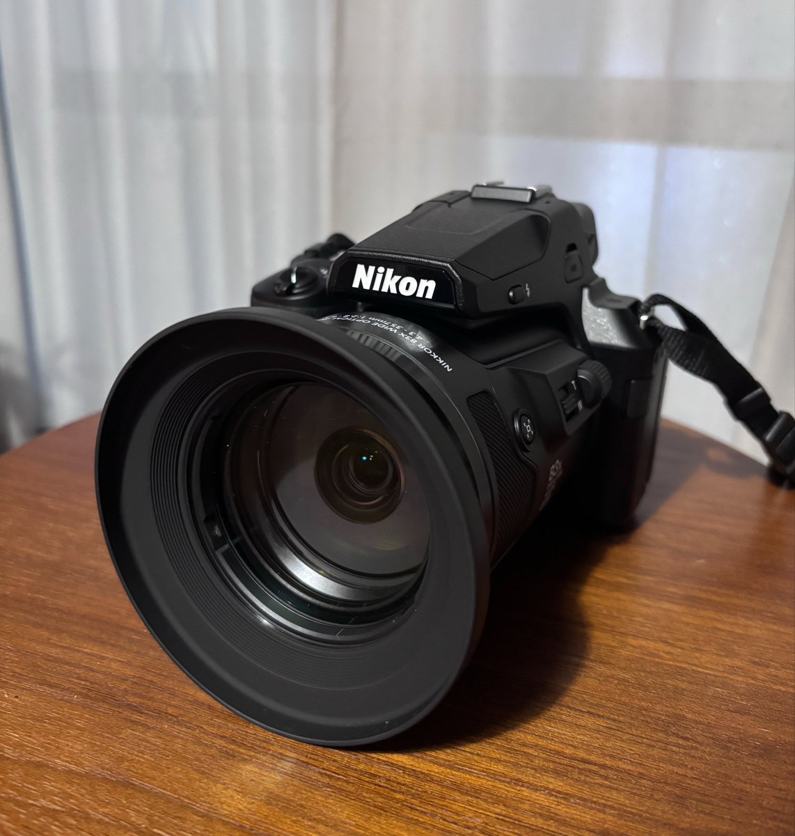 mikami_01A's tweet photo. 新しい相棒カメラNikon COOLPIX P950が来た📷✨はたして使いこなせるのか…！いっぱい撮ってゆく🕊️ https://t.co/x8AAN2MRWQ