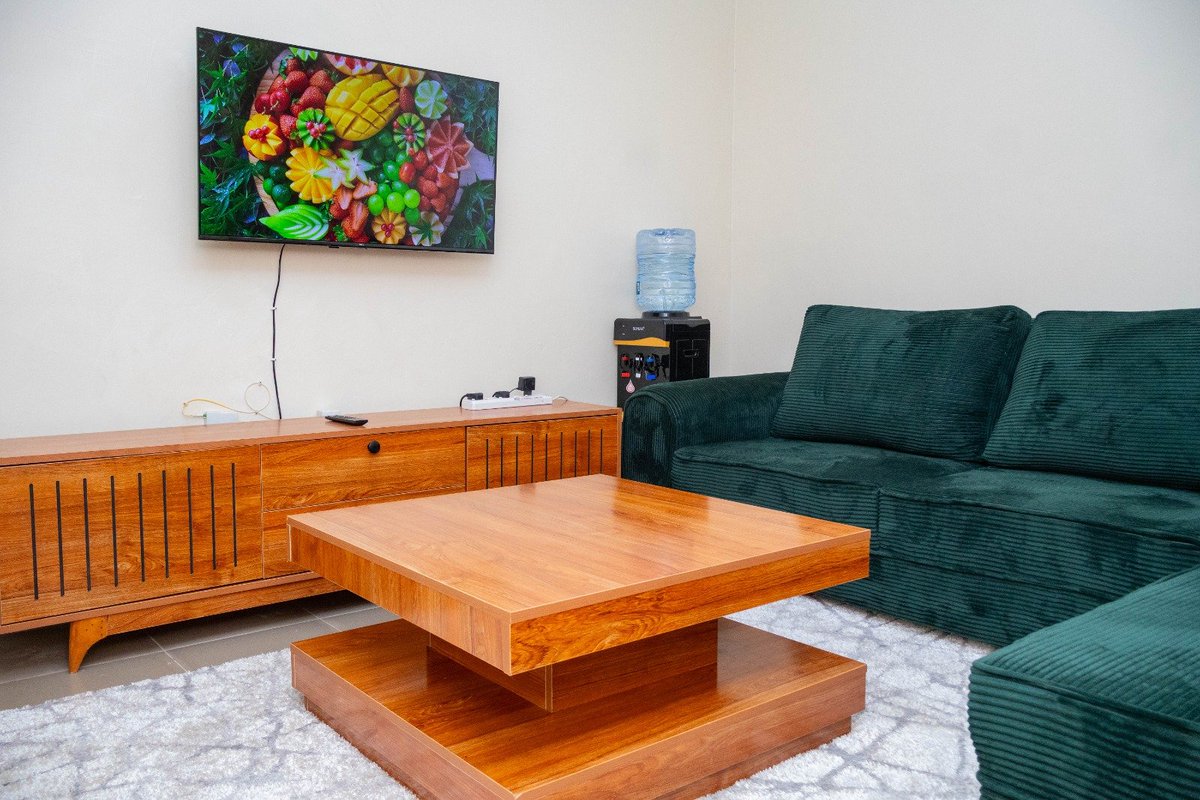 brianohanga's tweet photo. Hello Waingo Family,Available AirBnB 1 bedroom in Kakamega.
CallWhatsapp @0711704693.
Day Rest ,nights ,short and long stays.
#RutoAtUNGA Besigye Security Council Eritrea HKD 1680 Narok #BrazilTimelyWord Wamunyoro Elnino #DCPMassExodus #WordProductionHubs https://t.co/V8T7HnWBG9