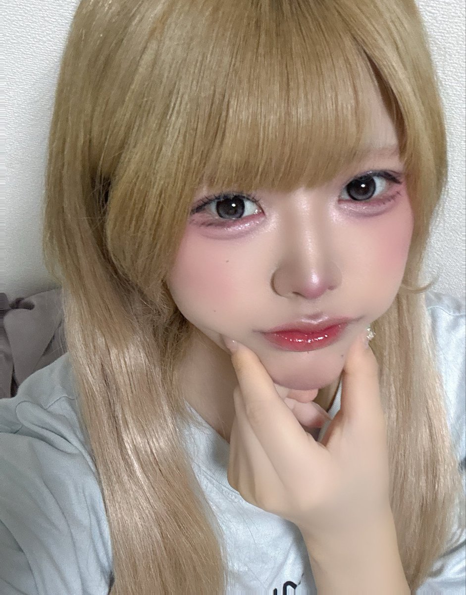 futaba_ttc's tweet photo. いつもと違うメイクどうかな💭 https://t.co/ZpJkUeLbfi