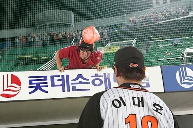 bugi3391's tweet photo. 빨리 설경구를 나고야로 파견해서 팀코 귀에 속삭여줍시다 https://t.co/fkmXPhRLzY