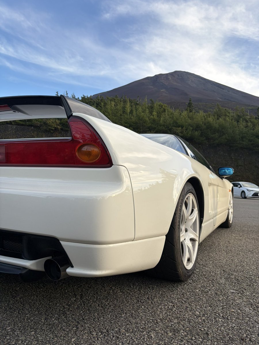 vtec3200r's tweet photo. 富士スバルライン 5合目 #nsxr #honda #vtec #02r https://t.co/n0CULPPVlB