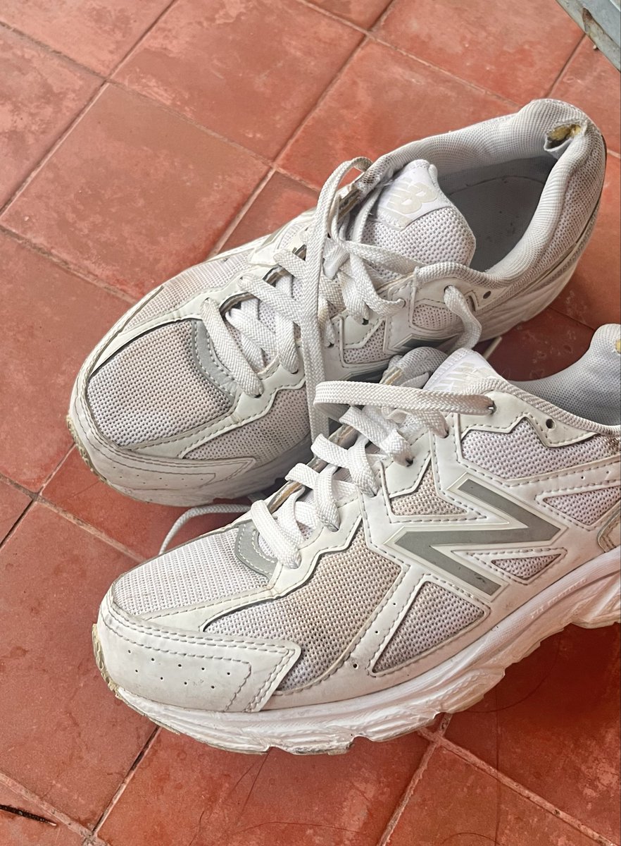 ifuneedmemhere's tweet photo. ส่งต่อ รองเท้าnewbalance  แท้
Size: 37.5 สภาพดี ตำหนิหลังส้นเท้าตามรูป
💰 400 รวมส่ง ลดได้อีกนิดหน่อยทักมาได้คับบ 
#ส่งต่อรองเท้า #ส่งต่อNewbalance #ส่งต่อเสื้อผ้า https://t.co/xMjczfeYiB