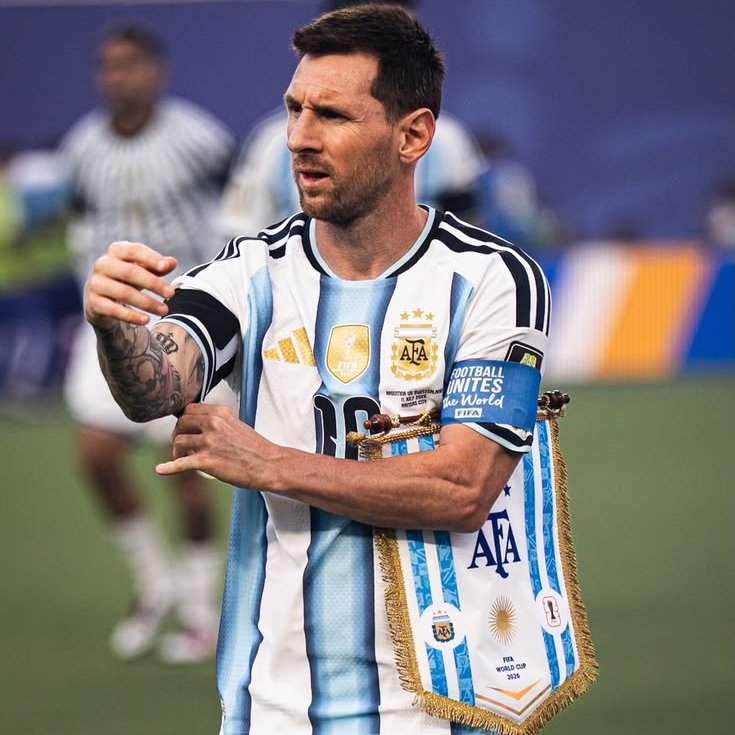 MessiXtraHQ's tweet photo. 🚨🗣️ Alejandro Grimaldo: 

“No player has ever won the Ballon d’Or without winning a title. Otherwise, Messi would have 15 Ballon d’Ors.” https://t.co/GV3Nlwdeut