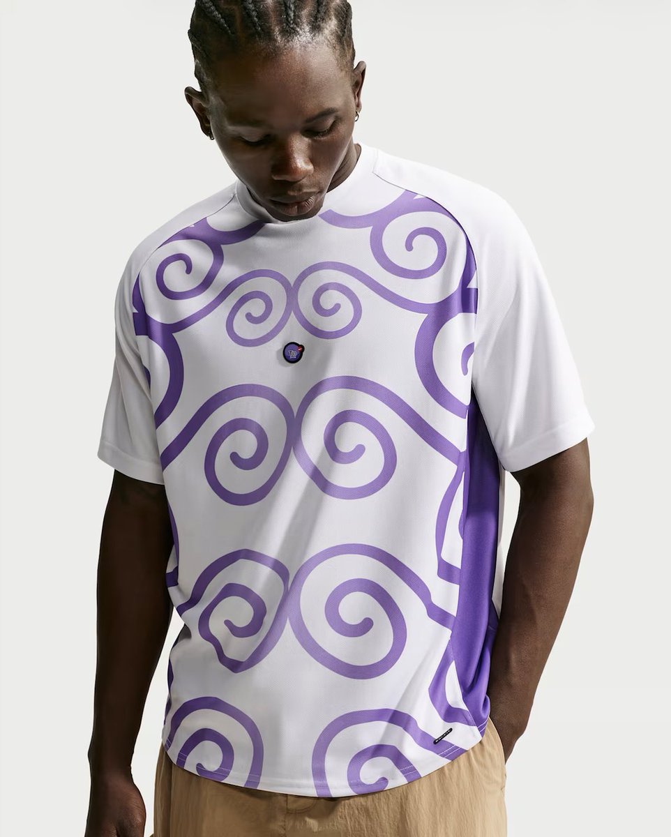 snkr_twitr's tweet photo. AD: One Piece x Nike Air Max Plus 'Gomu Gomu' SNKRS Reserve live in 1 hour (select accounts only)

SNKRS US -> https://t.co/2Nx5APeAF8 
(After the first hour, other fans will have a chance at purchasing.)

- Apparel Collection 
Jersey https://t.co/8MbweSaFUA 

Solo Swoosh T-Shirts  
Black https://t.co/c9iFBwIyAd
White https://t.co/f2iJBCABA8 

Fly Adjustable Cap https://t.co/JNbhePWd1w
