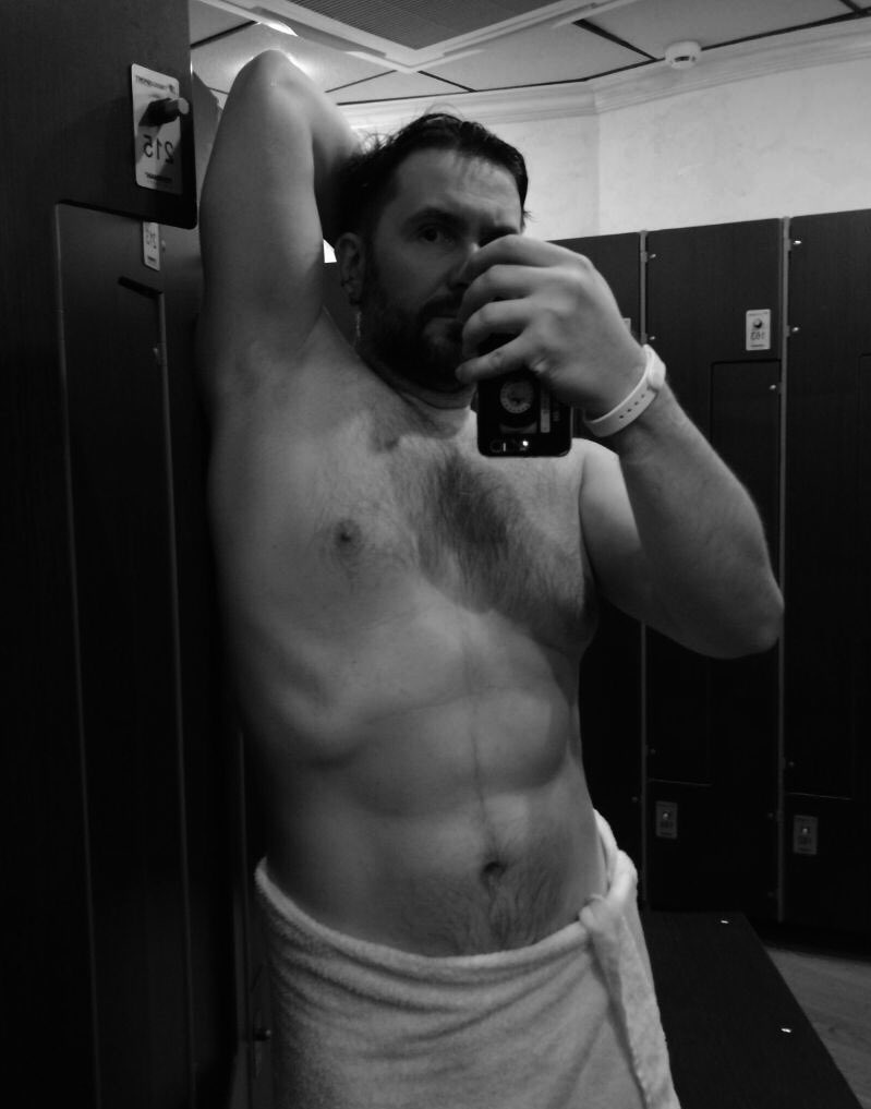 TDedyshko's tweet photo. Gym done. Всё еще не проиграл кроссфит комплексам ) https://t.co/qVtyyvPlYd