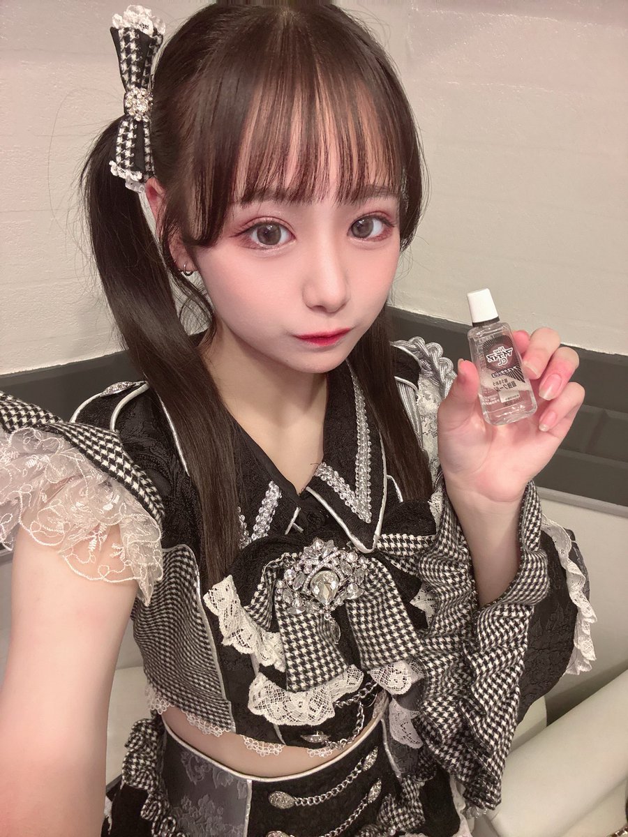 mo2ni53_'s tweet photo. @ojohnjohnjojohn 初めまして🍒
新宿・歌舞伎町チェックメイトビル5F「STRIX」でお給仕してる、かれんです🍒
60分飲み放題3,300＋TAX10%〜です！💘
初回限定のお得なメニューも用意してます🎵
「ちょっと気になる」だけでも全然大歓迎です♡たくさん楽しませます〰️🎵ぜひお待ちしてます👍🏻ᖛ ̫ ᖛ )💕 https://t.co/uKbFX9QKB3