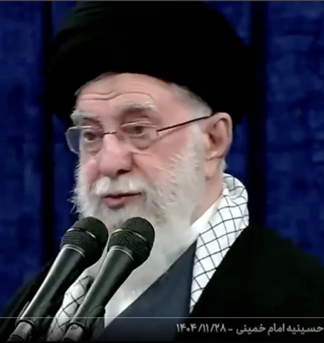 nightograph's tweet photo. اگه احوالتون کدره بزارید یاد آوری کنم که این مفعول حمام منصوری تو یخچال گندید! روزتون خوش! 

#جاوید_شاه https://t.co/N5ItrAIPrE