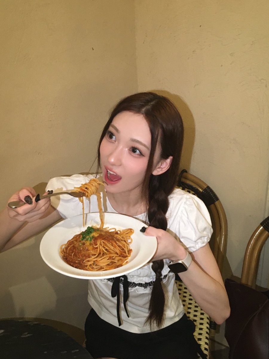 aa__01ai's tweet photo. りそりその食べてる姿ってなんでこんな可愛いんだろう🙈💕💕我らの赤ちゃんいっぱいお食べよ https://t.co/ojaggF6KGU