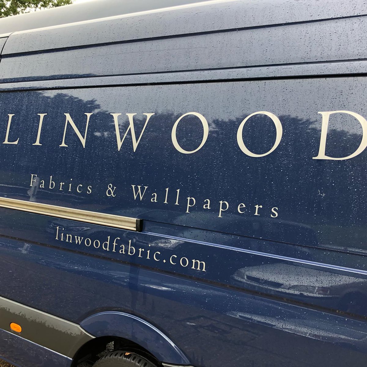 MerissaCrofton's tweet photo. Working with the trade’s best fabric supplier, @linwood_fabric. https://t.co/R7dmGZcBEJ