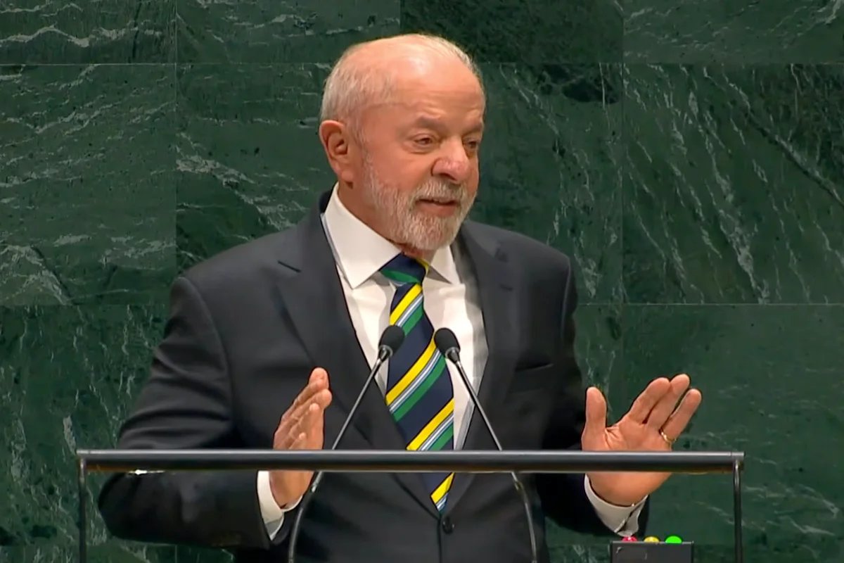 BlogdoNoblat's tweet photo. “Você tem que escolher entre alguém que montou uma quadrilha no INSS ou alguém que prendeu a quadrilha. Eles criaram a quadrilha e nós prendemos a quadrilha.” (Lula, em comício no Rio de Janeiro) https://t.co/xj2MHOE35n