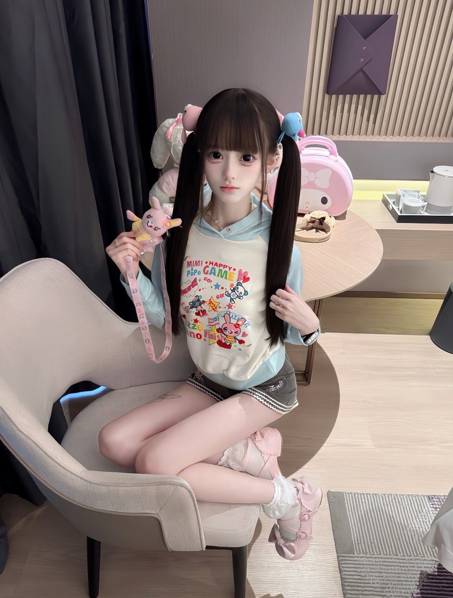 sara71ca4's tweet photo. 大家晚上好呀🥱今日份OOTD！！

开脱！！上供！！

真的给b看，反正不要🚪 https://t.co/ivZ99fahKh