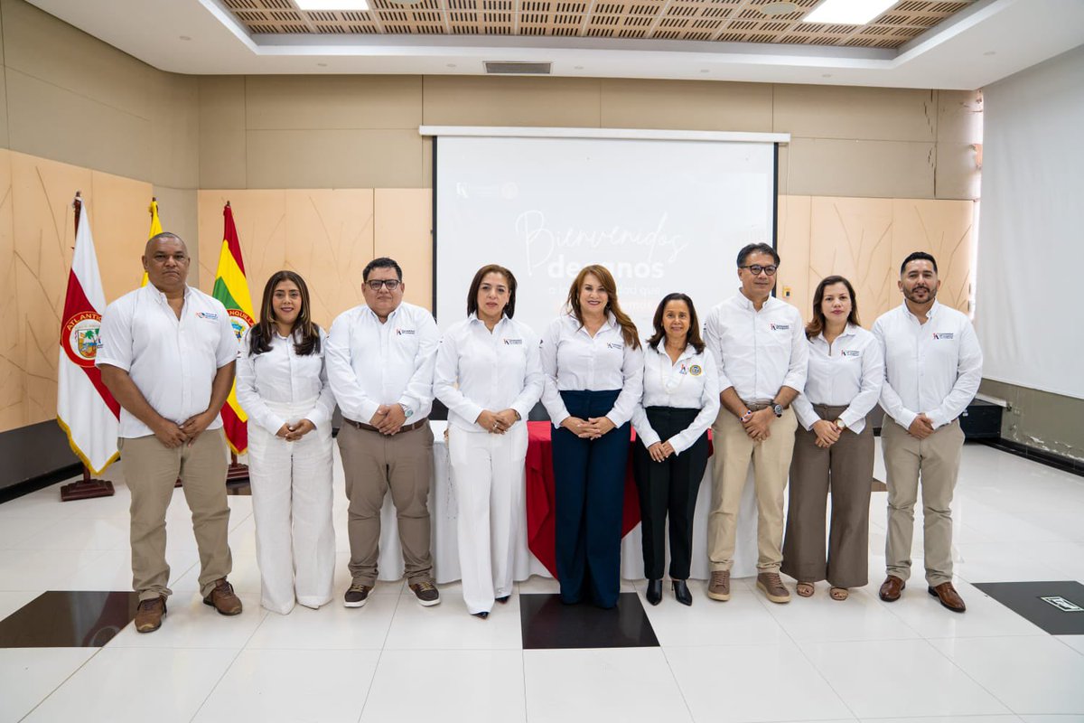 daragaes's tweet photo. Hoy asumo con orgullo y profundo sentido de responsabilidad el cargo de Decano de la Facultad de Arquitectura de la @udeatlantico .

Es un gran reto y, al mismo tiempo, una oportunidad para seguir trabajando por nuestra institución, de la mano del rector @LeytonBarrios_ , los decanos y toda nuestra comunidad académica.

Juntos construiremos la universidad que queremos: una institución fortalecida, comprometida con la excelencia y con capacidad de transformar e impactar positivamente al departamento del Atlántico y a toda la región Caribe. 🧡💙👷
