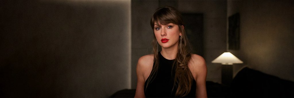 hazeIushed's tweet photo. @TaylorinUHQ And me for X’s Header image :) https://t.co/orSjpDFk5H