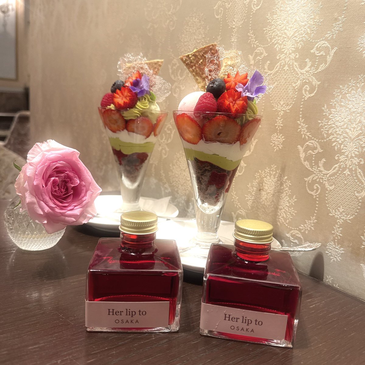 fanks4001's tweet photo. 大好きなめめさん🍒と大阪openのpreviewに伺いました(𓈒ʚ̴̶̷̷̥ ⩊ ɞ̴̶̷𓈒)！関西に店舗ができて本当に嬉しい🥰✨✨
プレスさんもスタッフさんも皆さん優しく接客してくださって感謝です🎀
 #herlipto https://t.co/c29d6C5AID