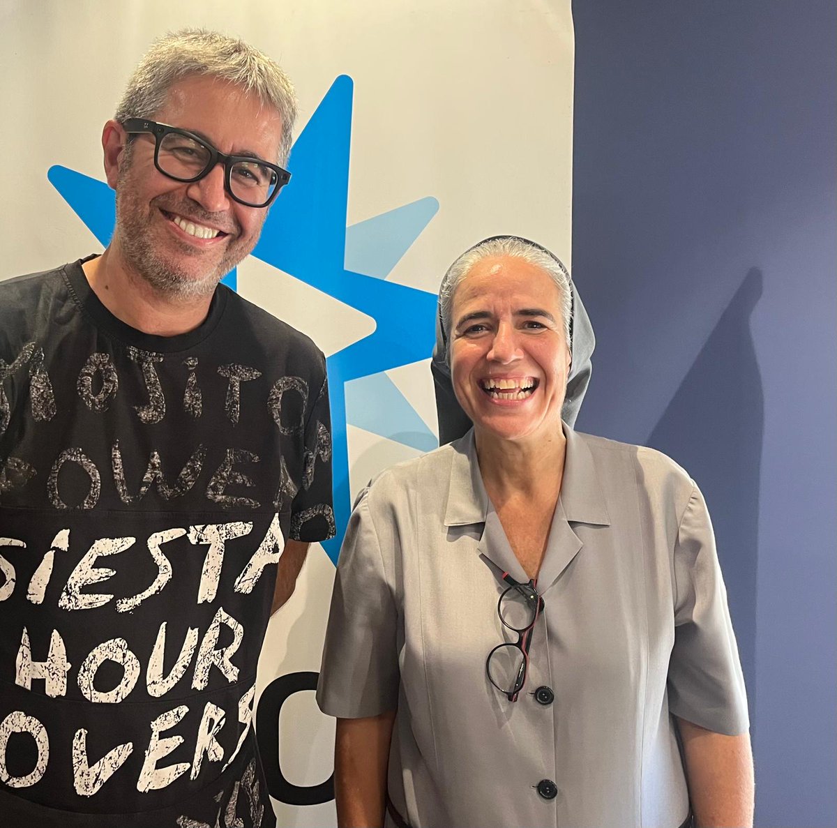 radioestel's tweet photo. 💥 A les 10 h comencem 'Escola de Família', amb el suport de la @FECC_educacio

👉🏼 IA en família amb Santi Serrano #SmartSchool i @colemontse.

🎙️ @olga_vallejo
📻 https://t.co/6BvuvmLeVI https://t.co/MgPz3PGsxF