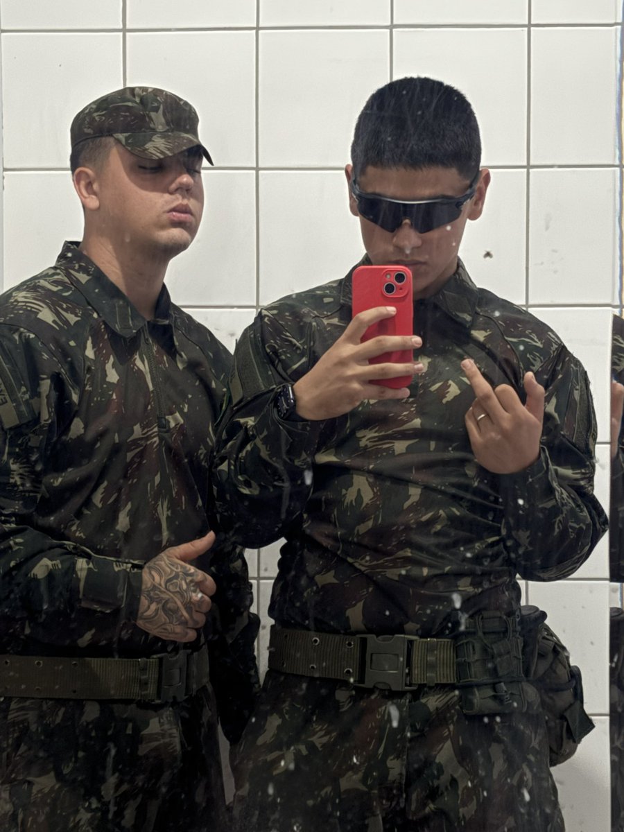 AlvarezJar41899's tweet photo. Exército é o maior embuste https://t.co/7KoGvTAbqo