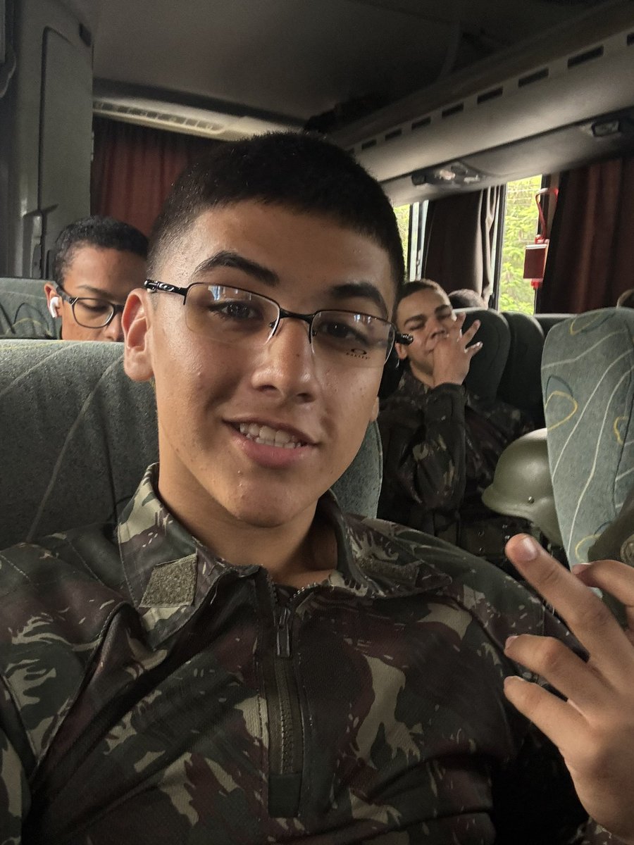 AlvarezJar41899's tweet photo. Exército é o maior embuste https://t.co/7KoGvTAbqo