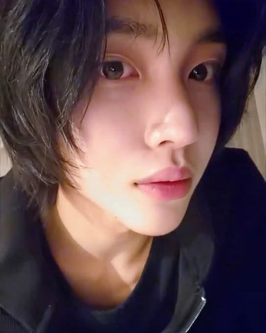 nofearbecauseus's tweet photo. 우리누나어디가좋아요 라는말에 글쎄? 가슴? 이라대답했다가 멱살이나한번잡혔으면좋겠네 https://t.co/yBn058OsBE