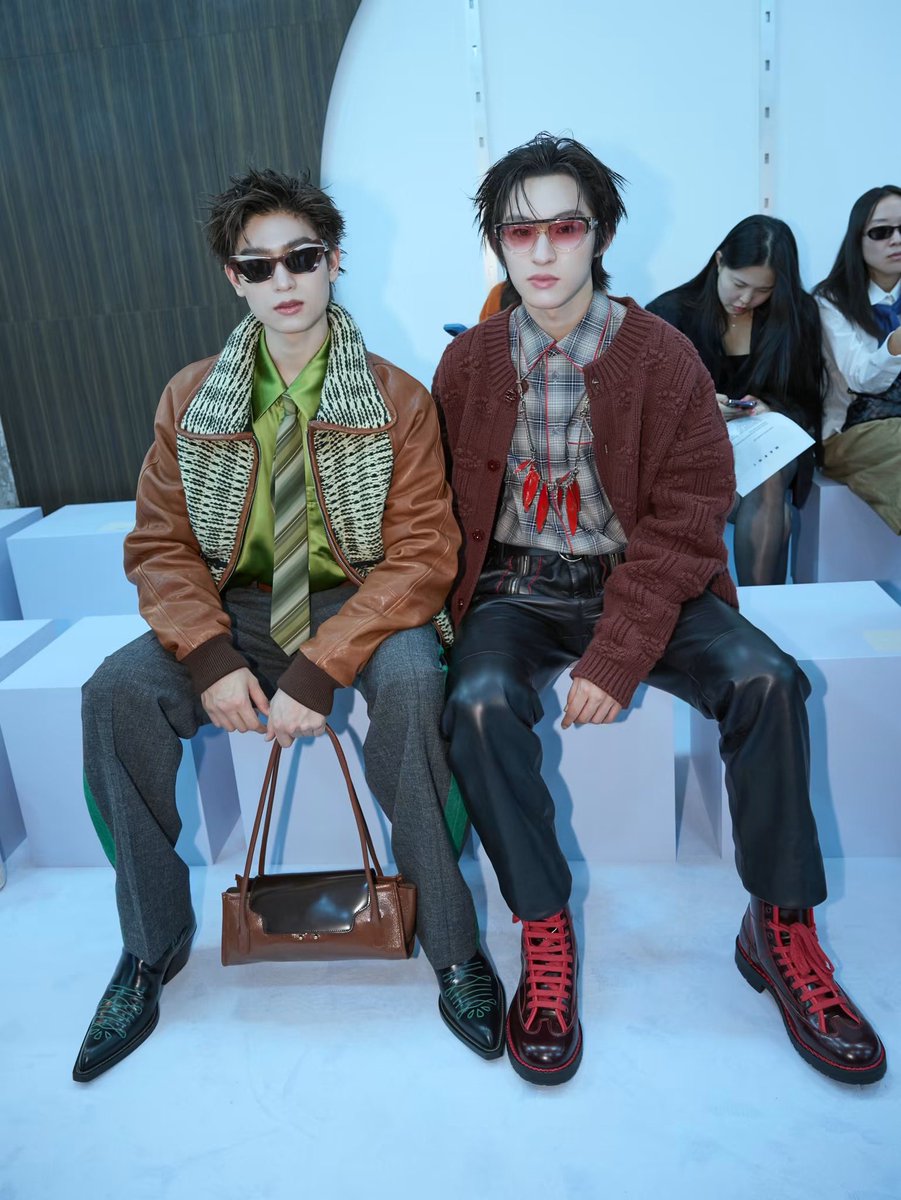 thaifashiond's tweet photo. #UPDATE: ‘โทมัส-ธีร์ทัศน์’ @tthomastc และ ‘ก้อง-ก้องภพ’ @kongjiro_ ร่วมชมแฟชั่นโชว์ Marni Spring/Summer 2027 ณ Milan Fashion Week

@marniofficial 
#MARNIxTHOMASKONG
#Marni #MarniTH
#Marniss27
#tthomastc #kongjiro
#thomaskong https://t.co/Au6HWyK3Rj