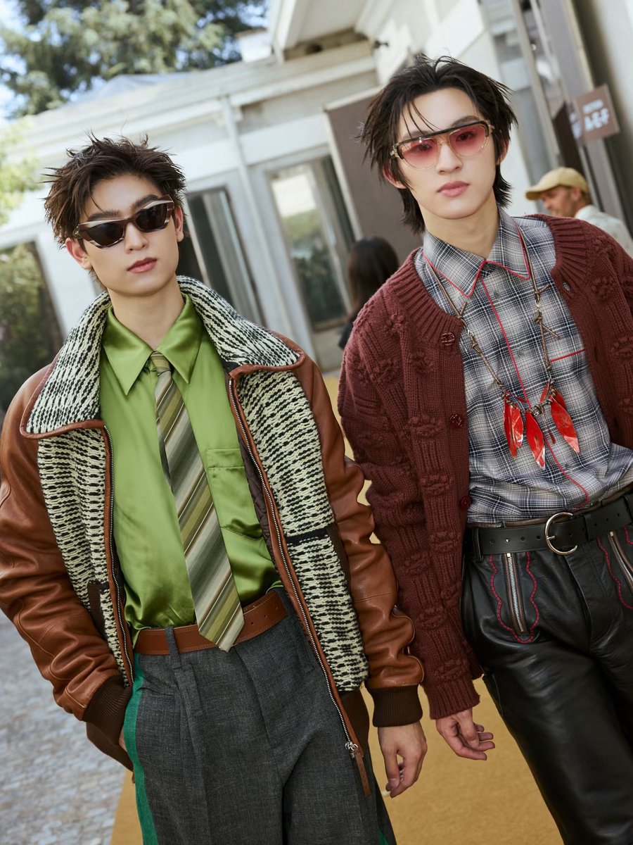 thaifashiond's tweet photo. #UPDATE: ‘โทมัส-ธีร์ทัศน์’ @tthomastc และ ‘ก้อง-ก้องภพ’ @kongjiro_ ร่วมชมแฟชั่นโชว์ Marni Spring/Summer 2027 ณ Milan Fashion Week

@marniofficial 
#MARNIxTHOMASKONG
#Marni #MarniTH
#Marniss27
#tthomastc #kongjiro
#thomaskong https://t.co/Au6HWyK3Rj