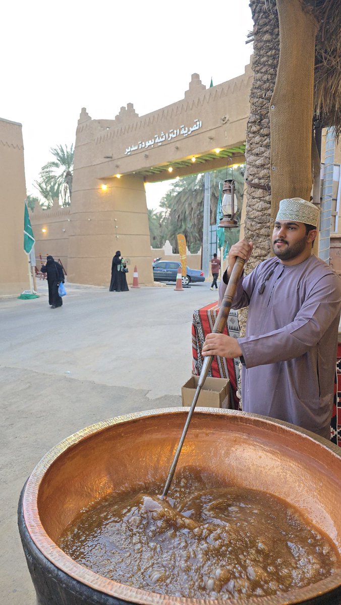 AlawdhNet's tweet photo. جانب من حضور وفعاليات #اليوم_الوطني_السعودي_96
 في القرية التراثية بـ #عودة_سدير

امس الخميس

وبتجدد لقائنا بكم اليوم الجمعة

حياكم الله

#عزنا_بطبعنا #اليوم_الوطني_السعودي
#سدير #المجمعة https://t.co/001OJhpH6n