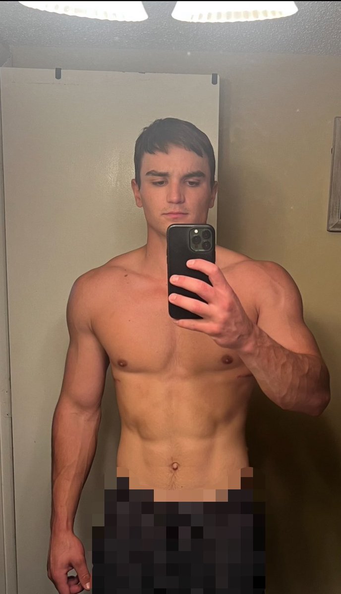 Gymguy344's tweet photo. Pay bitches https://t.co/hcE3H4jlLl