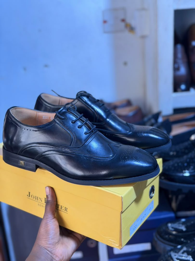dfwpeter_'s tweet photo. High quality Original John foster executive shoe in box available in 40,41,42,43,44,45*
▬▬▬▬▬▬▬▬▬▬▬ 
*300cedis only☺️
▬▬▬▬▬▬▬▬▬▬▬ https://t.co/hOBuPF4rwA