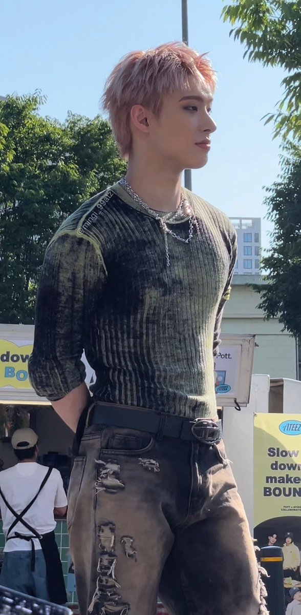 kyhxkwp's tweet photo. guys, how did you all survive pink hair mingi ‘cause i https://t.co/LUii9ql2OW