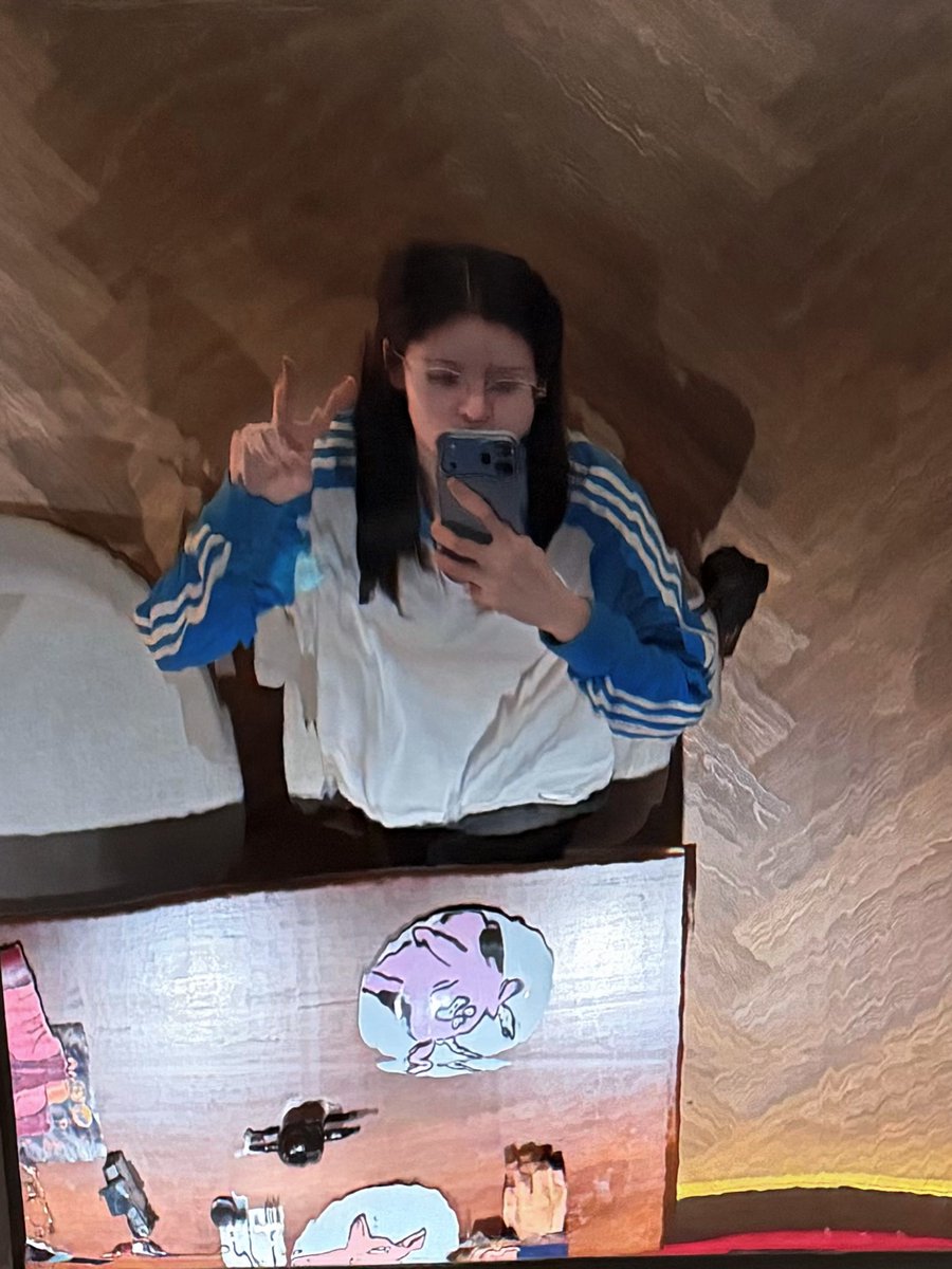 drunkfany's tweet photo. Fay's instagram post (1) 

👻

#fay_riezz https://t.co/dHZVNVoqFG